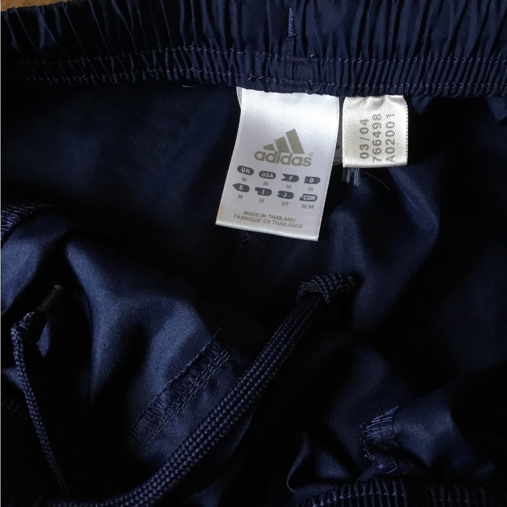 Addidas Shorts ladies med EUC - Picture 3 of 4